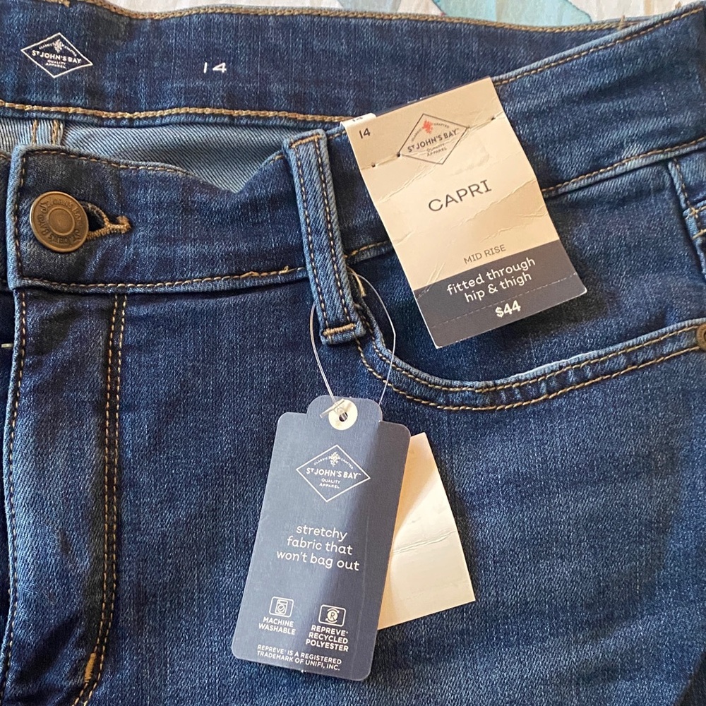 NWT capris
